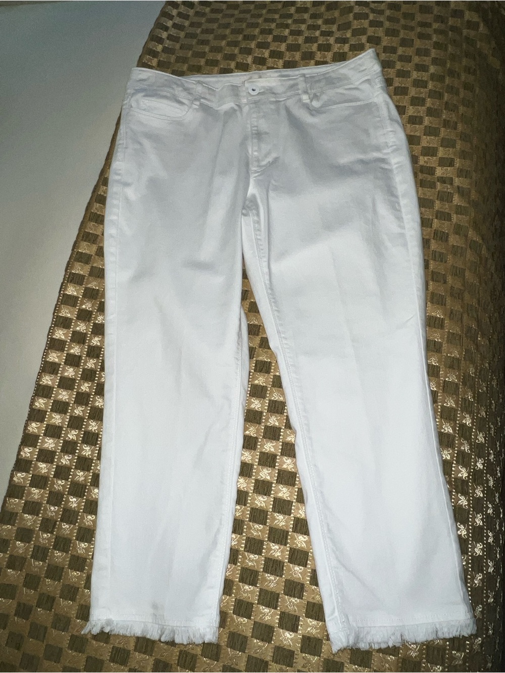 J. Jill White Denim Authentic fit cropped jeans with frayed hem Size Large